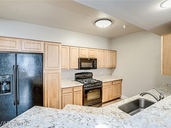 5th image of 5855 Valley Dr Unit 1047