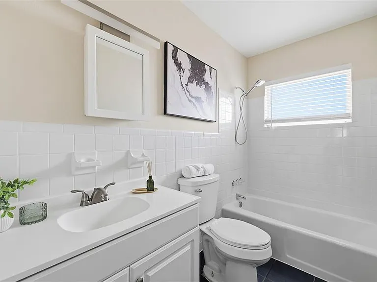 2327 W Knollwood Pl — Photo 29