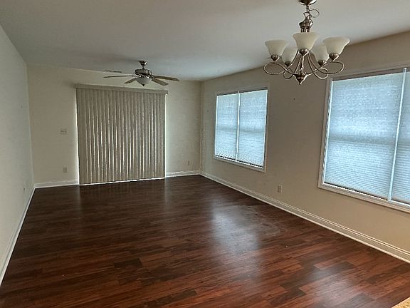 5th image of 936 Northampton St