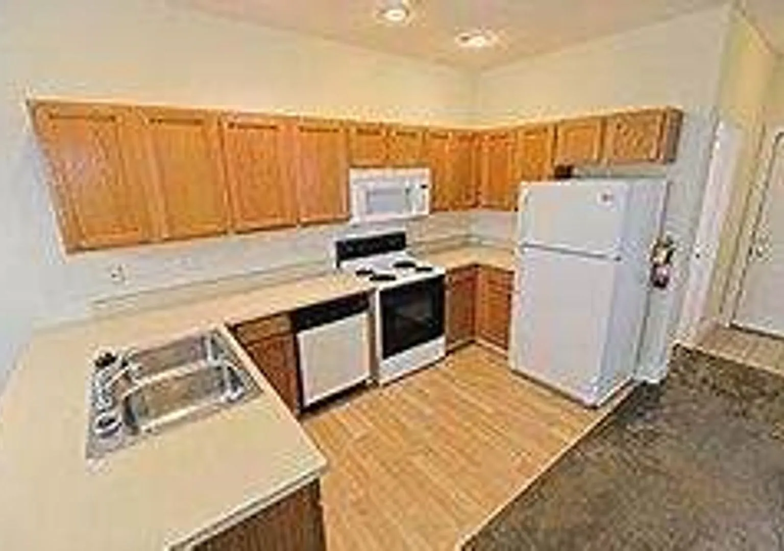 One bedroom close to downtown! — Photo 2