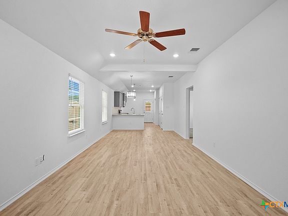 3rd image of 264 Monty Ave