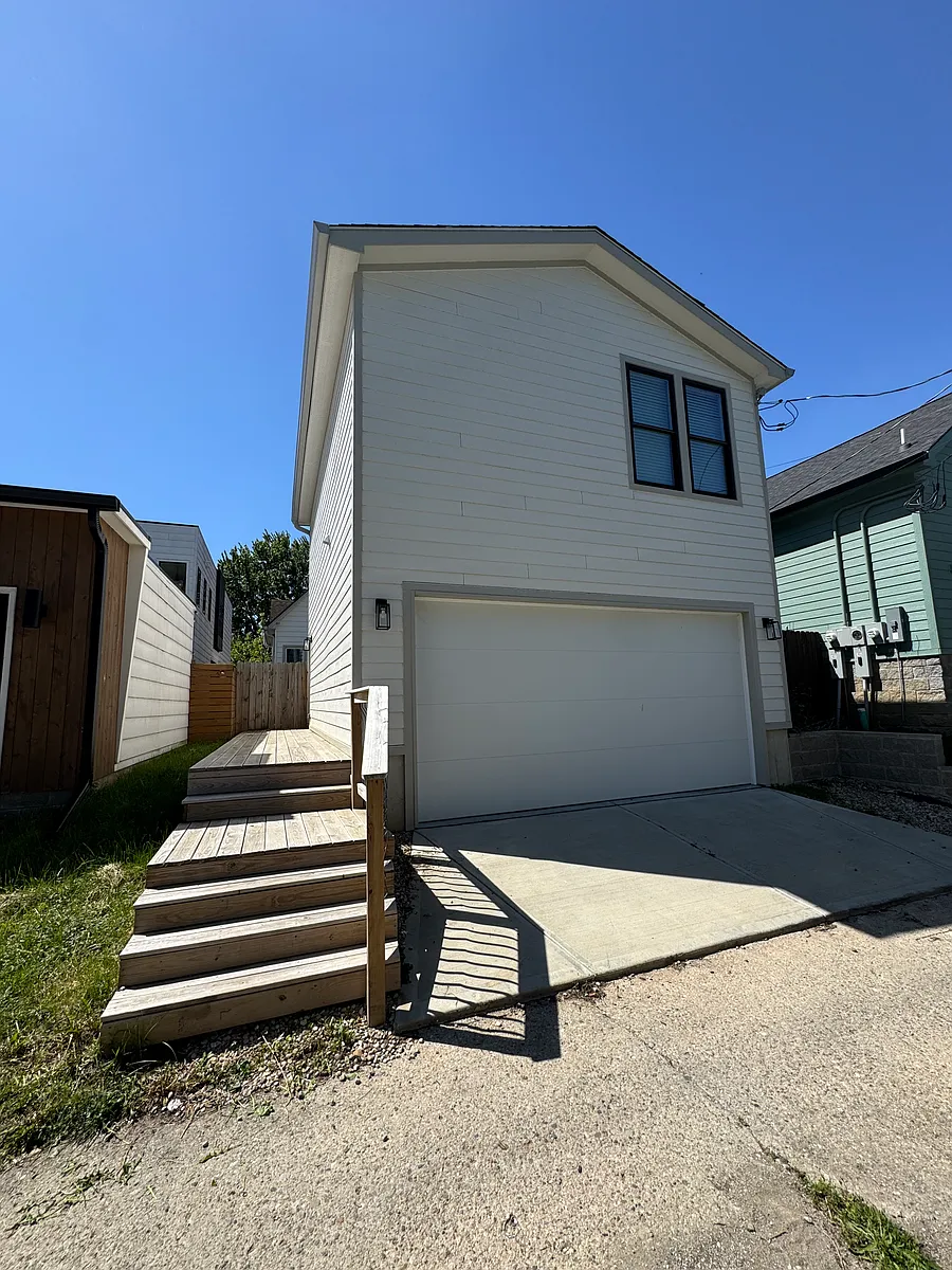 Building Photo - 1406 Fletcher Ave #B