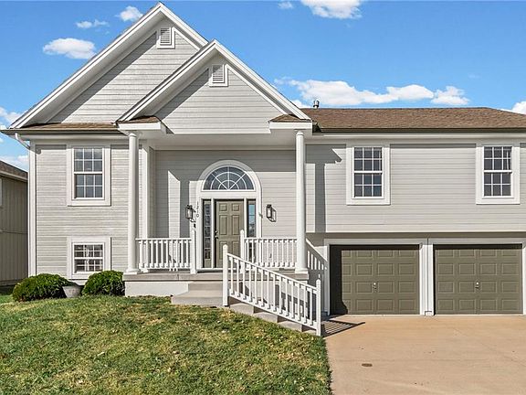 2nd image of 1210 NW Walnut Ct