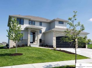 3925 S 207th St, Elkhorn, NE 68022