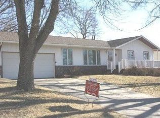 822 Urbandale Dr, Denison, IA 51442