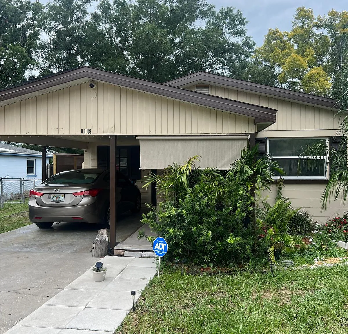 3 bed, 1077 sqft, $1,700 — Photo 1