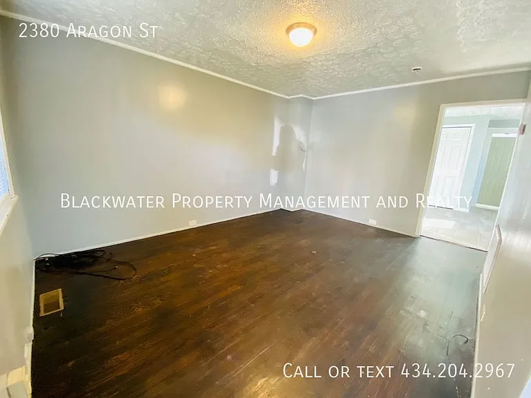 2380 Aragon St — Photo 5