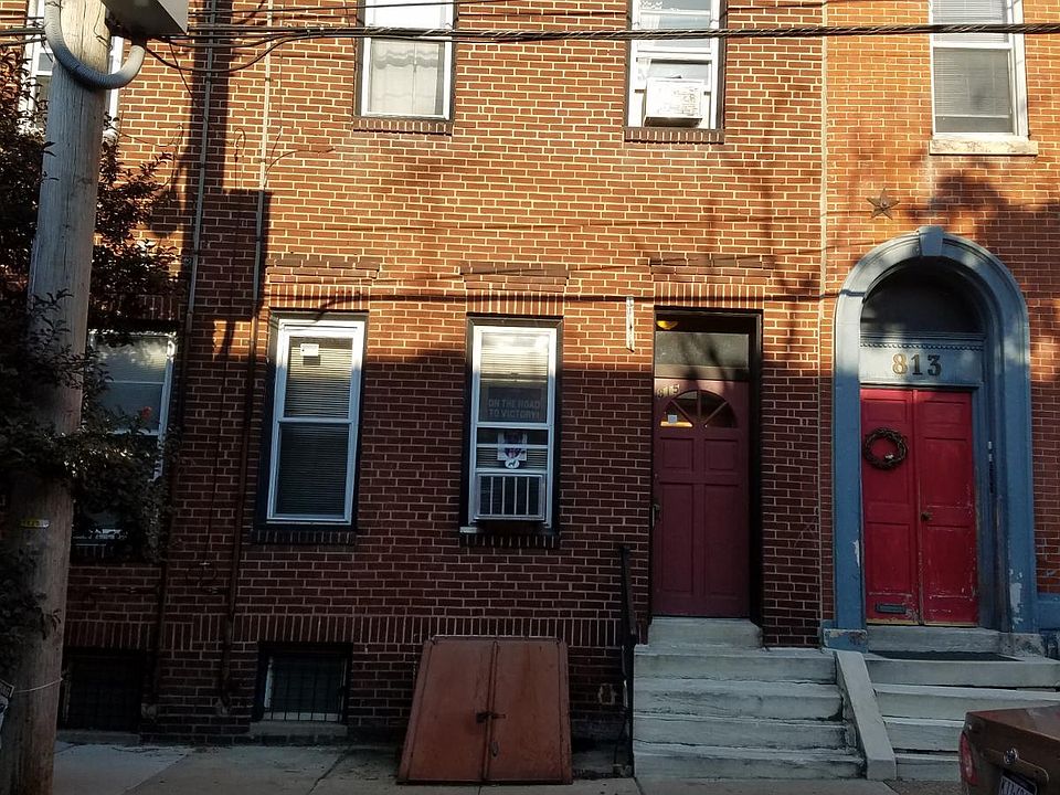 This is the front of the building.The apartment for rent is on the second floor the wouldn't doors go into the basement , where there is a washer and dryer , and there's also some storage space for each floor
