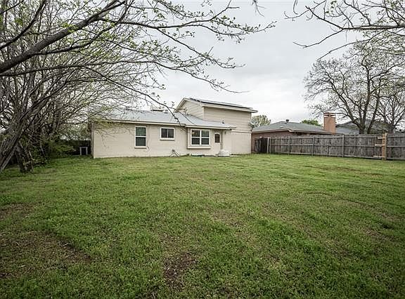 2nd image of 1702 Bayou Dr