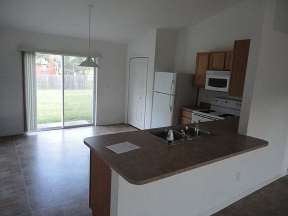 3rd image of 1197 Wyoming Dr SE