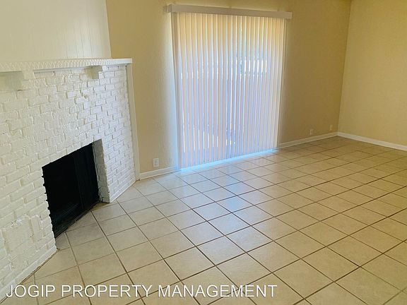 3rd image of 109 Highland Park Ct #103