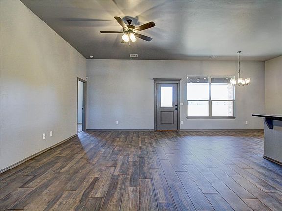 4th image of 15957 Pecan Rd