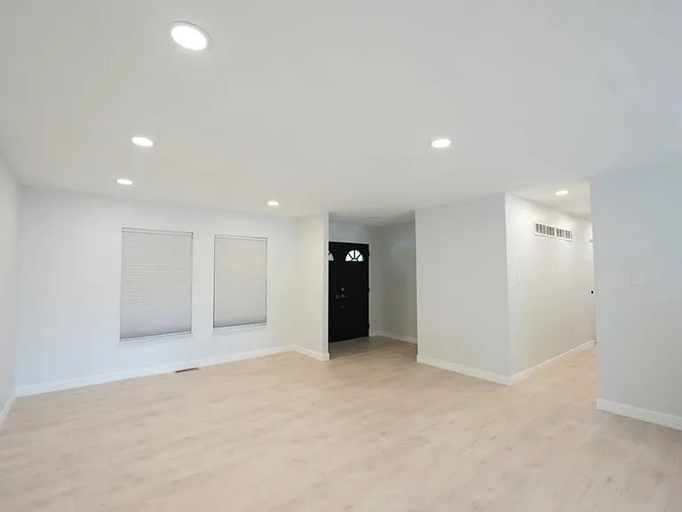 647 Bismark Ave — Photo 2