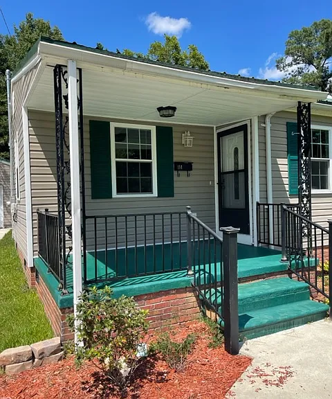 114 Beaufort Dr — Photo 4