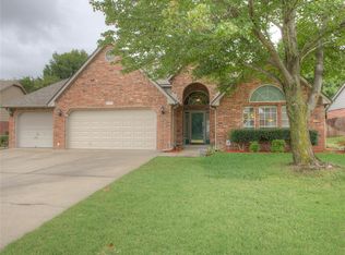 3312 W Broadway Ct, Broken Arrow, OK 74012