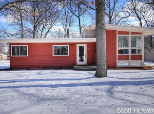 1044 Iowa St SW, Wyoming, MI 49509