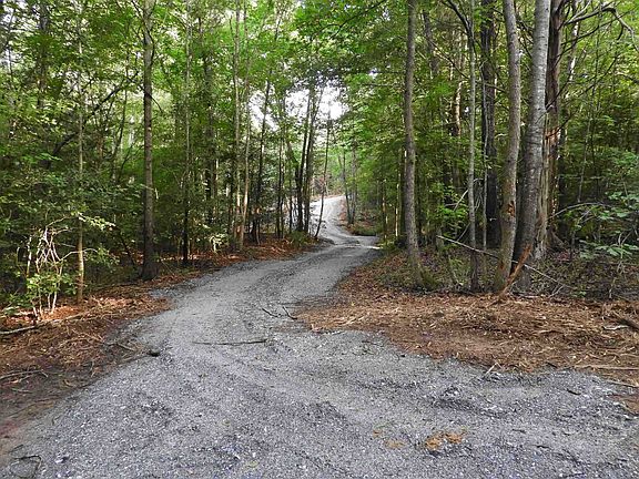 2nd image of 2109 Riddle Rd #B