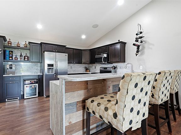 4th image of 5613 Dostal Dr SW