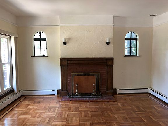 4th image of 133 Glenwood Ave