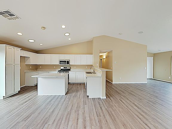 4th image of 355 W Holstein Trl