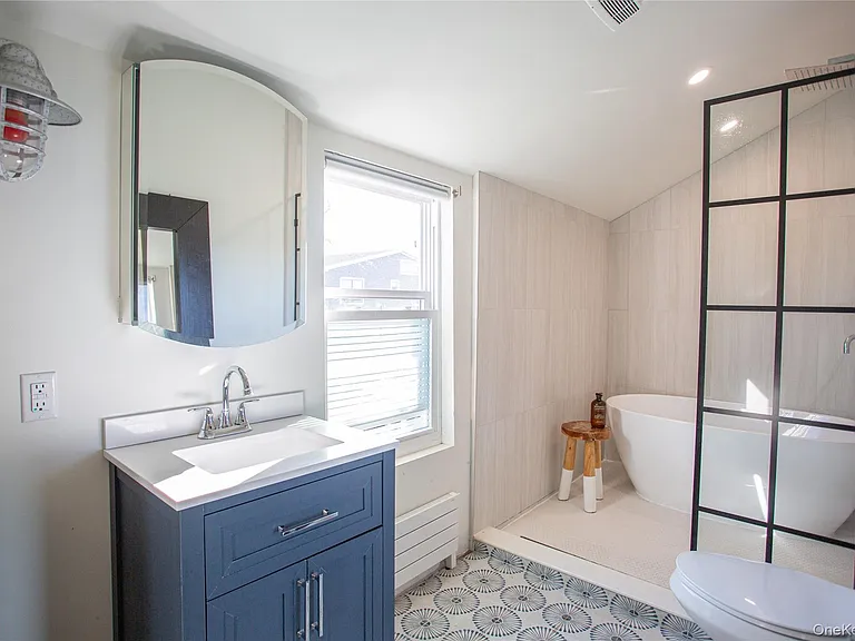 2175 Bay Blvd — Photo 17