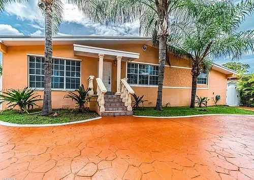 2310 SW 79th Ct Photo 1