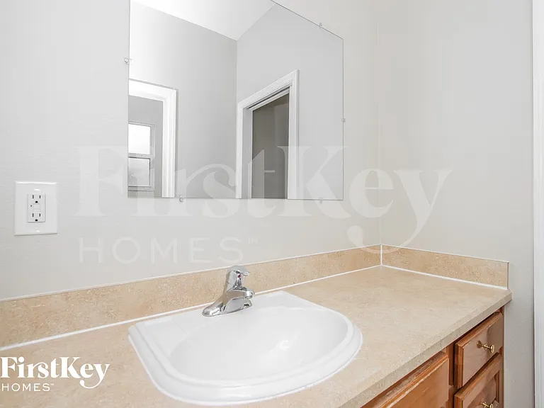 599 Australian Rd NW — Photo 13