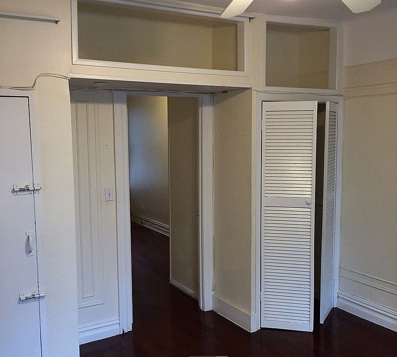 1st image of 4615 30th Ave APT 1R