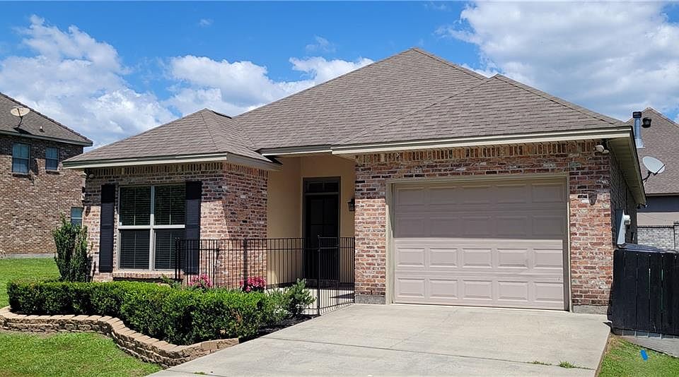 1st image of 217 Coushatta Cir