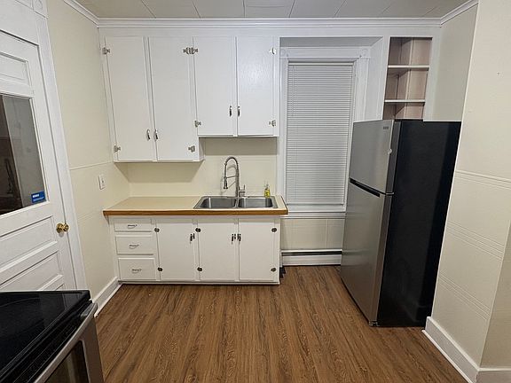 3rd image of 396 Sabattus St Floor 1