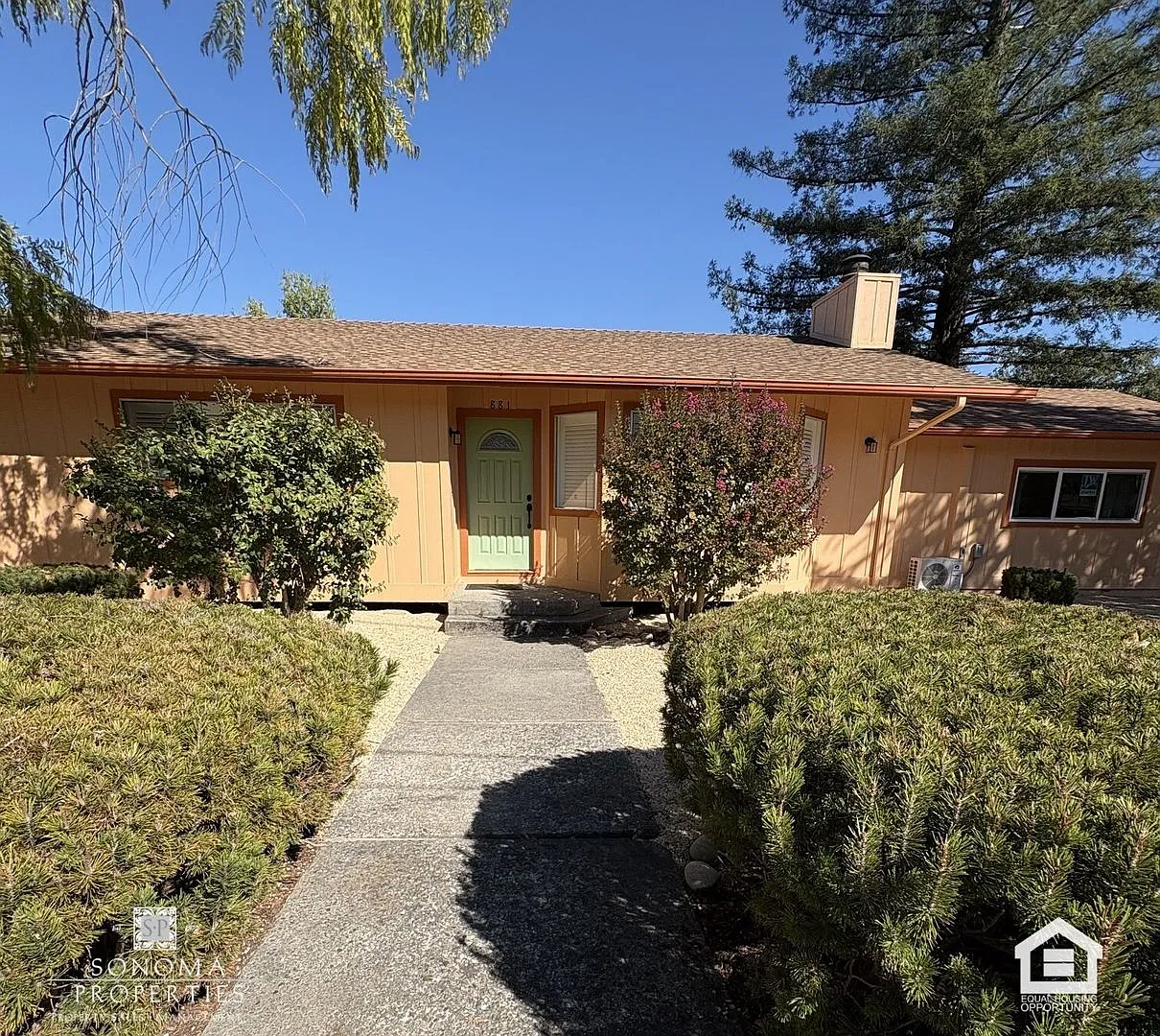879-881 Cecelia Drive — Photo 1