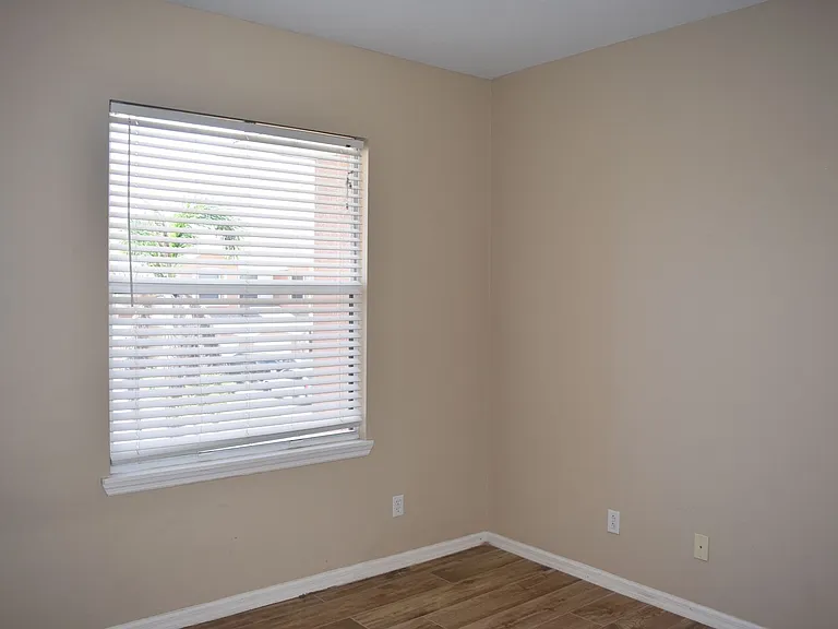 1040 Venetian Dr #203 — Photo 37