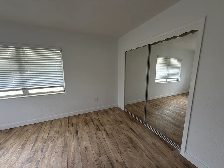 4518 Groveland St — Photo 11