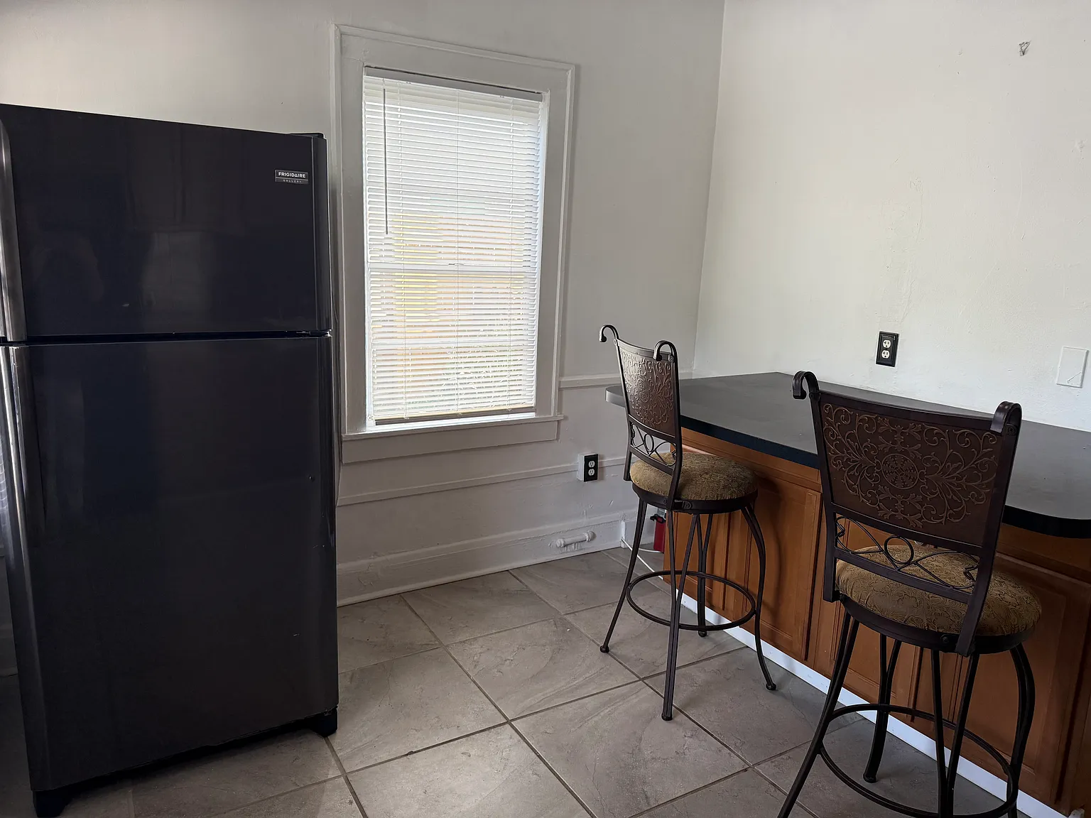 919 N Grandview Avenue — Photo 3