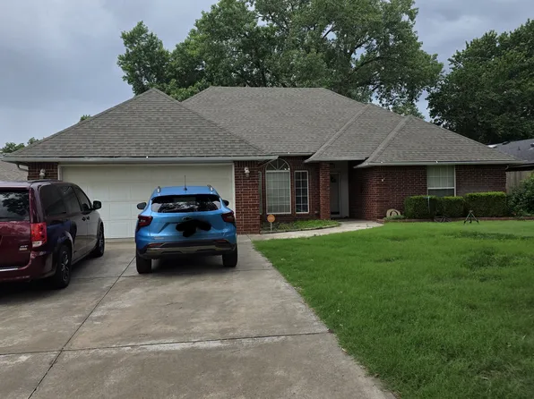 1202 Briar Creek Rd, Enid, OK 73703