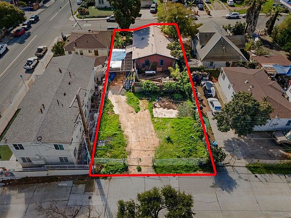 3rd image of 3184 Valle Ave