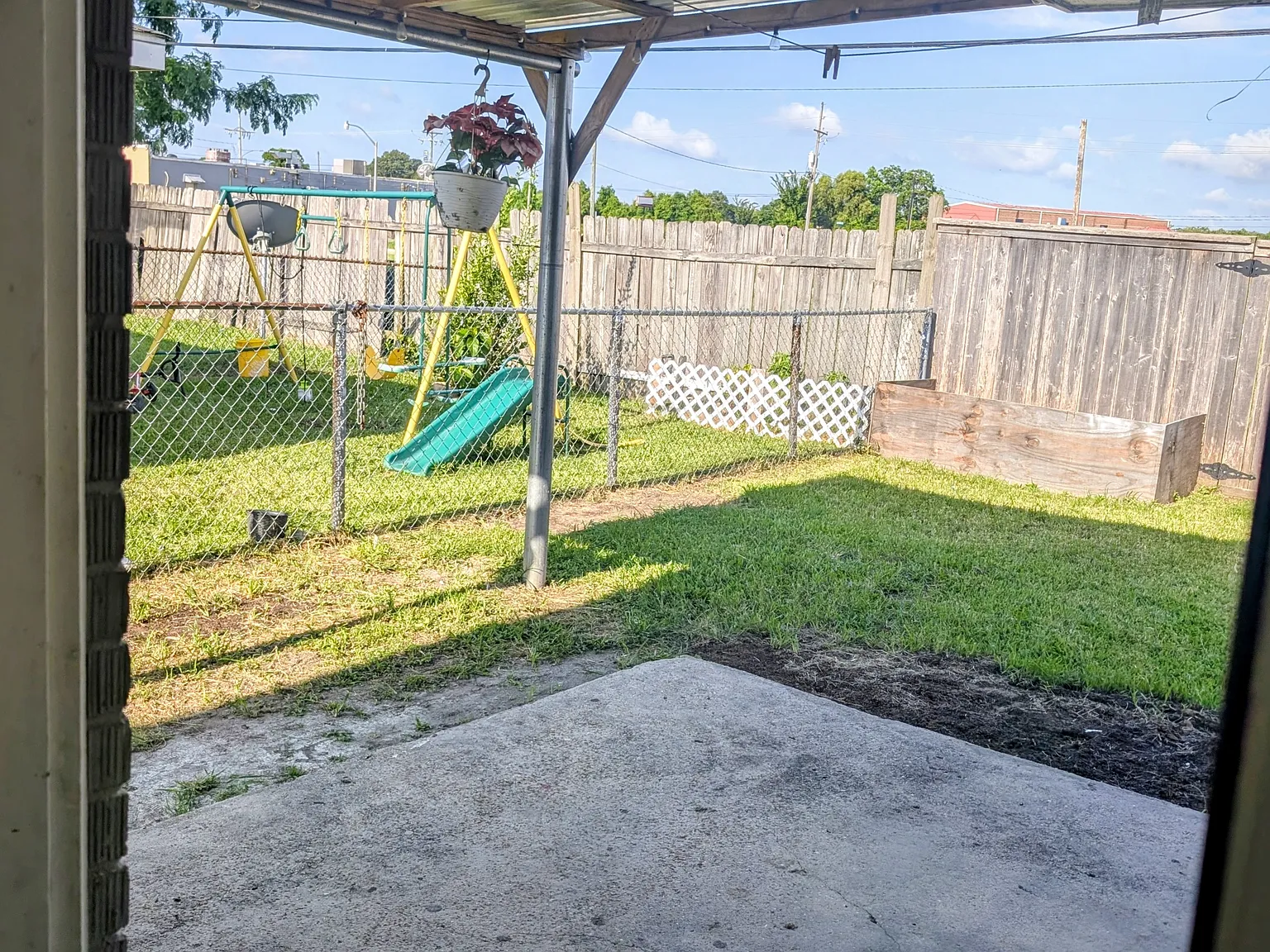 3 bed, 1350 sqft, $1,500 — Photo 4