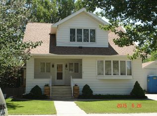 215 W Allard St, Glendive, MT 59330