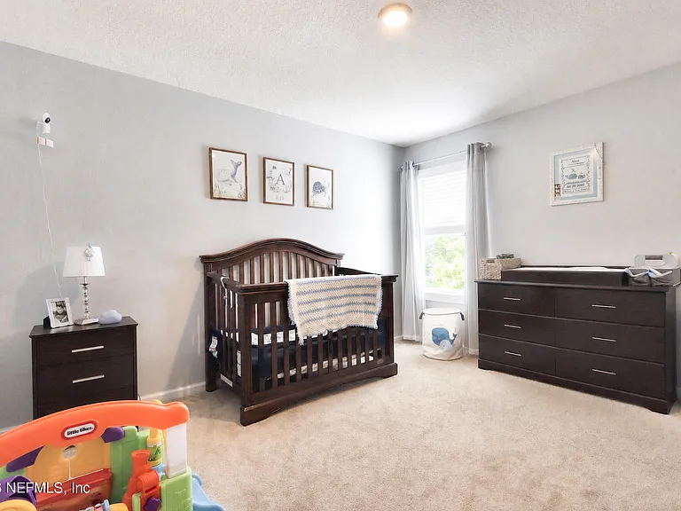 85 Temple Dr — Photo 11