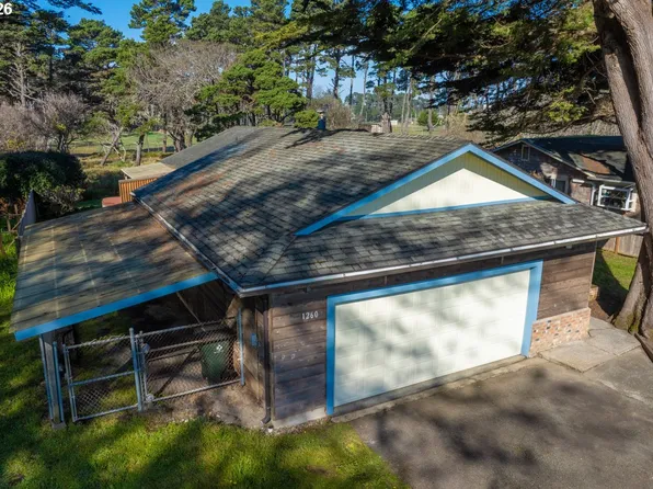 1260 Jackson Ave SW, Bandon, OR 97411