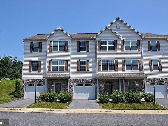 4th image of 2431 Newtown Dr #2431