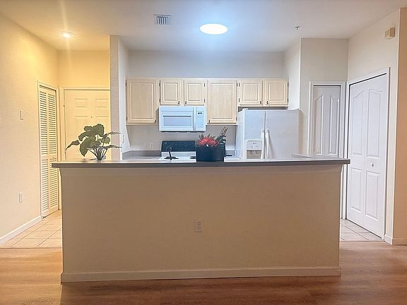 5th image of 1125 Lake Shadow Cir APT 5201