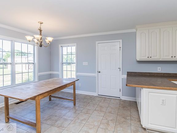 5th image of 108 Beatrice Dr
