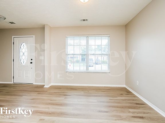 2nd image of 2875 Creekbend Dr