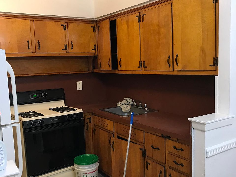 1st image of 1154 E 102nd St
