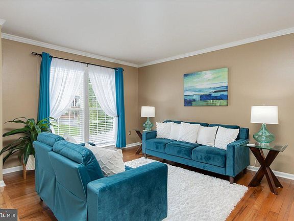 4th image of 19303 Chippendale Cir