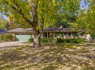 202 Simpson St, Geneva, IL 60134