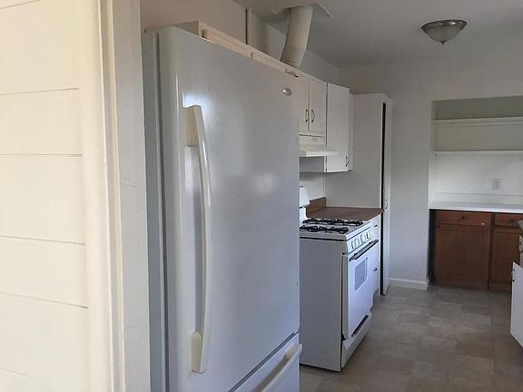 5th image of 4517 La Crosse Ave