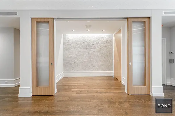 Rented by Bond New York | media 9