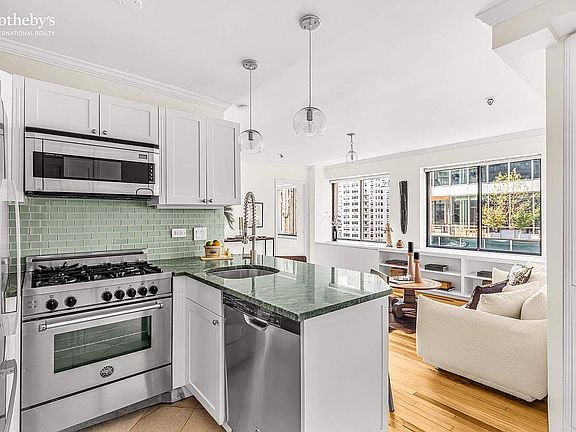 4th image of 67 E 11th St APT 721